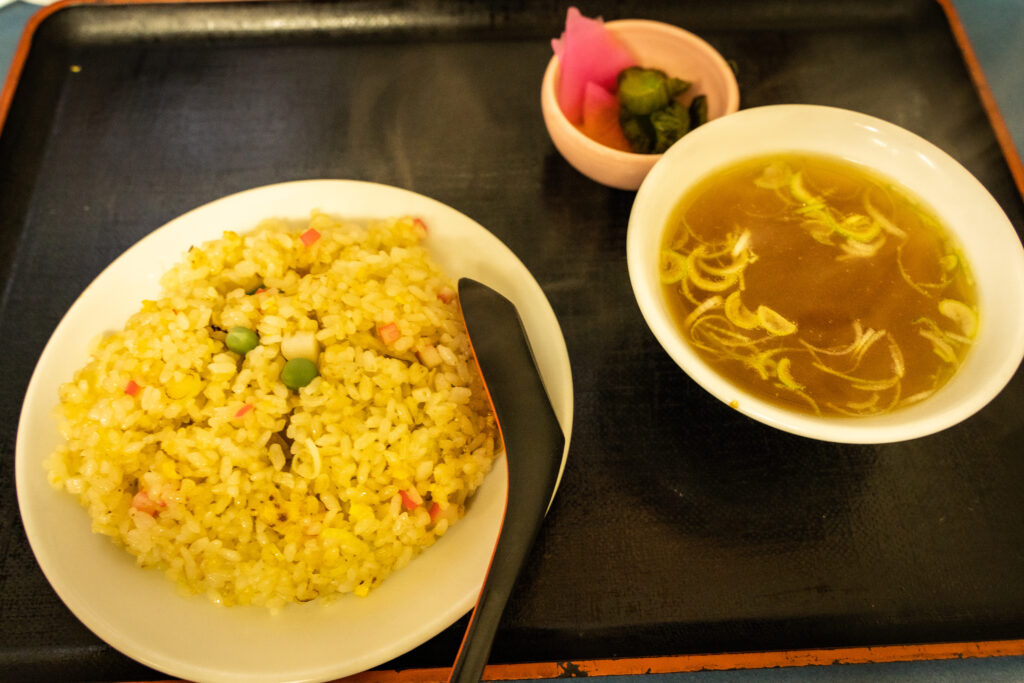 餃子と半チャーハン