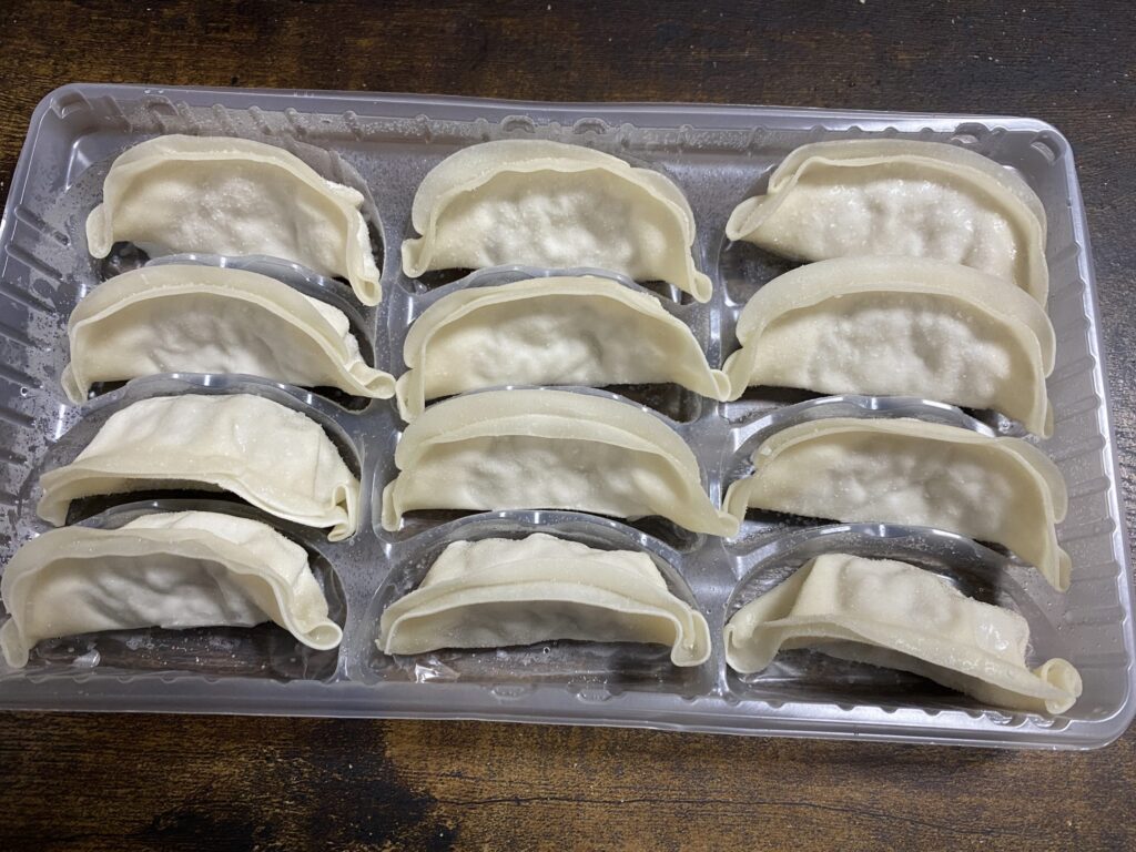 大阪王将　餃子焼く前