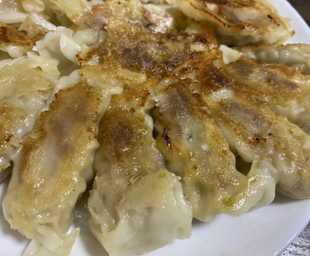 老舗の餃子　焼き上がり