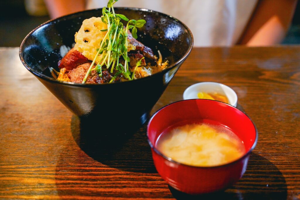 【LANO'S】ステーキ丼のセット内容