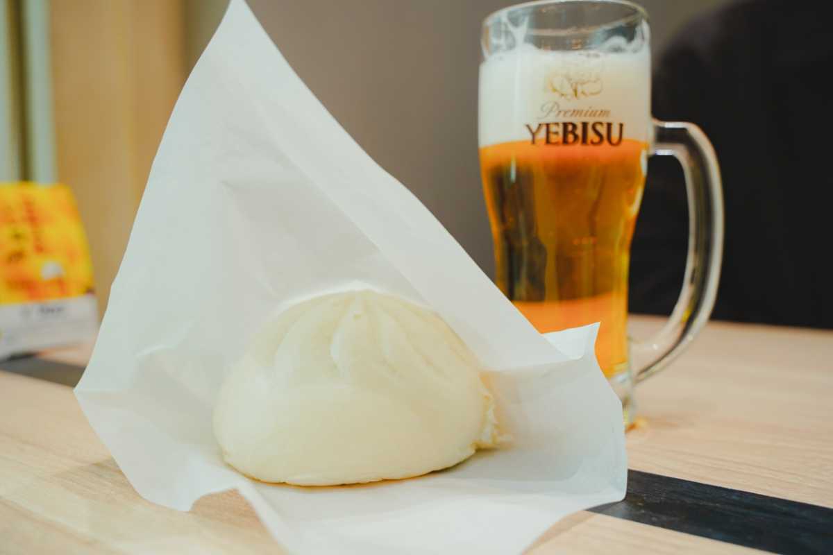 羽田産直館 肉まんとビール