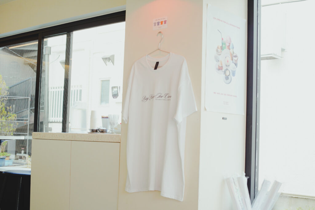 BIG BABY ICE CREAM　Ｔシャツ