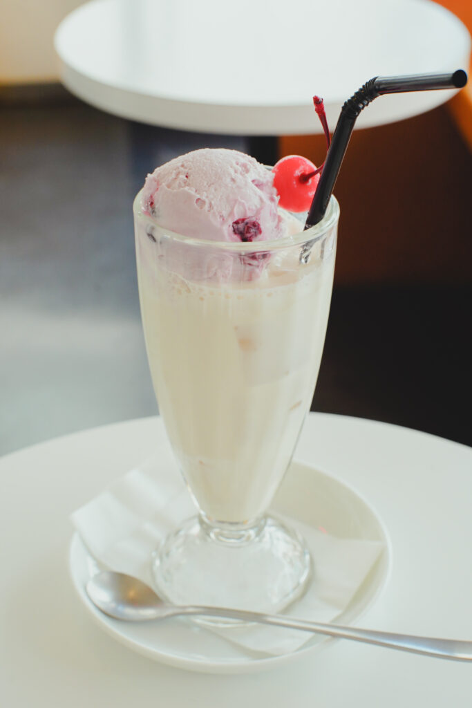 BIG BABY ICE CREAM　ラムシェーク