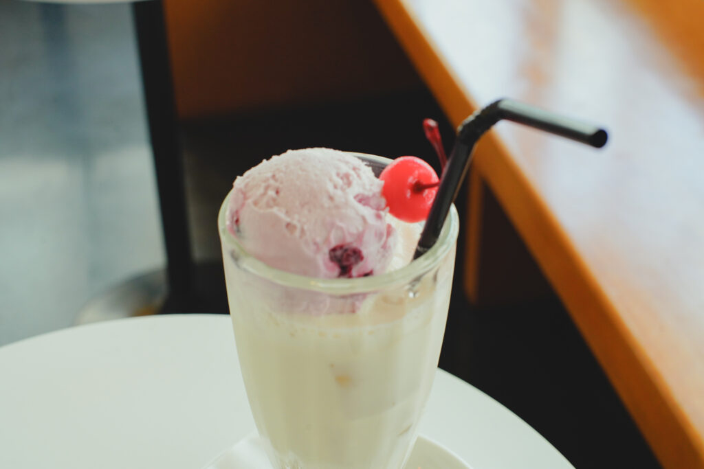 BIG BABY ICE CREAM　ラムチェリー