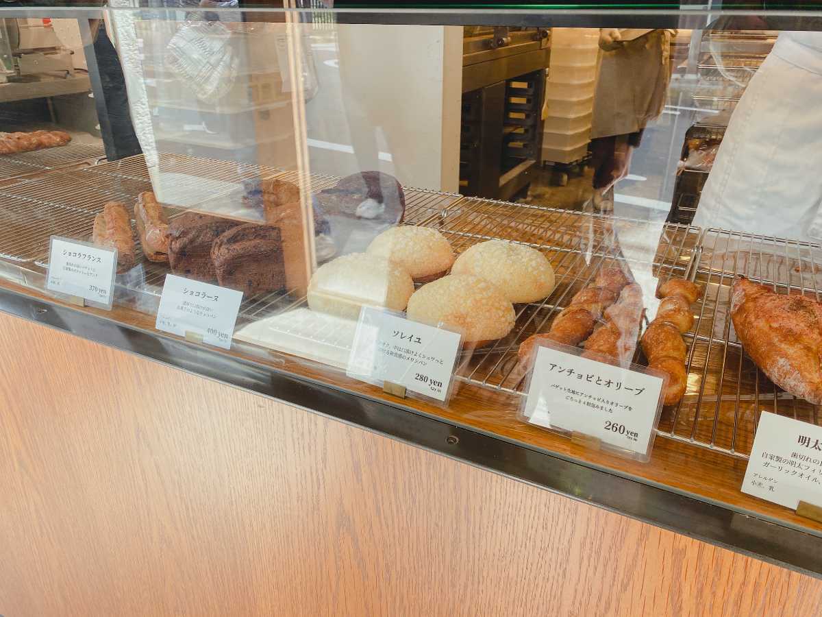 ソングバードベーカリー 陳列棚