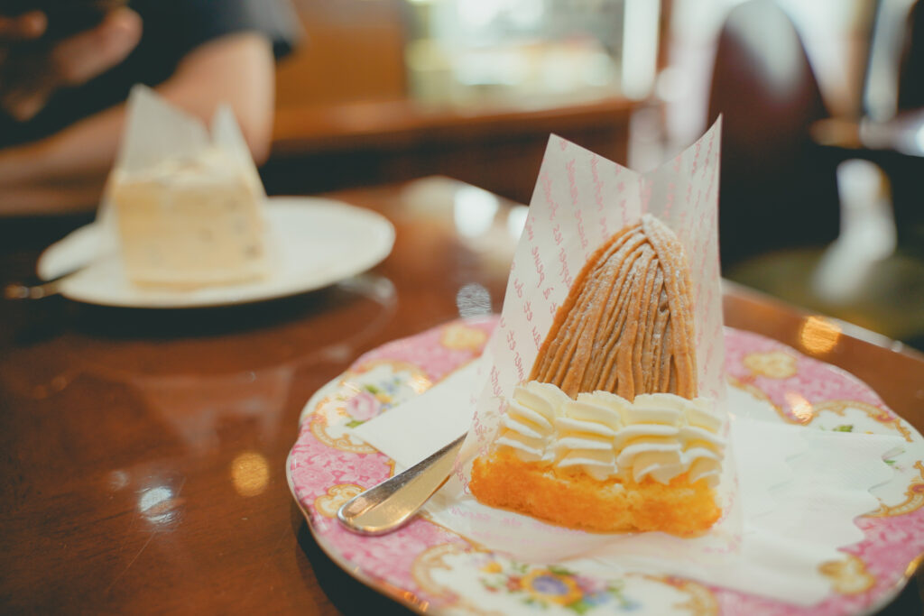 楡　マロンケーキ　背中から
