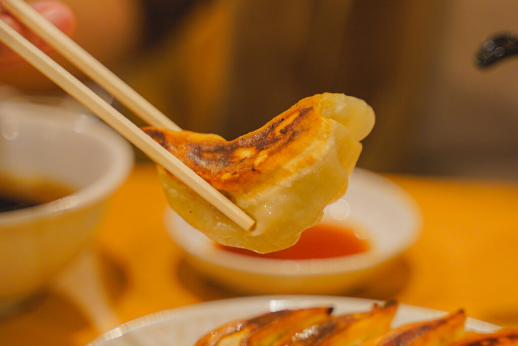 龍王　ギョウザ　箸上げ