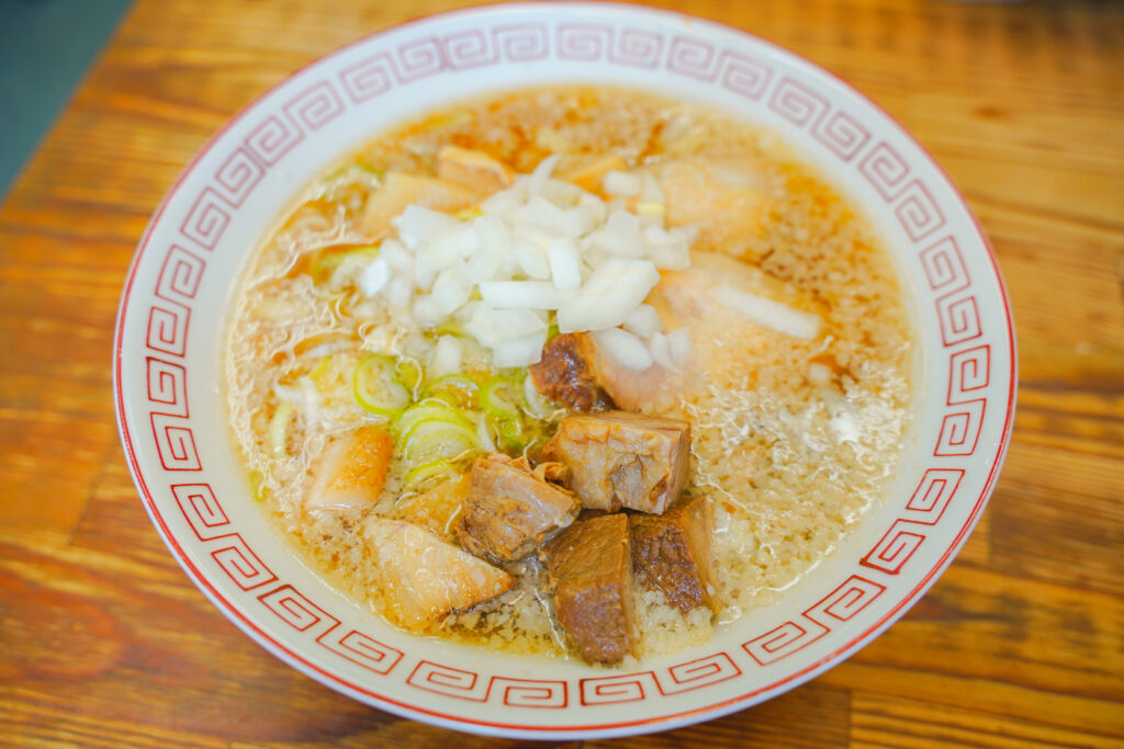 喜多方食堂 浅草本店 醤油ラーメン 背脂(熟成多加水麺)+切落としチャーシュー