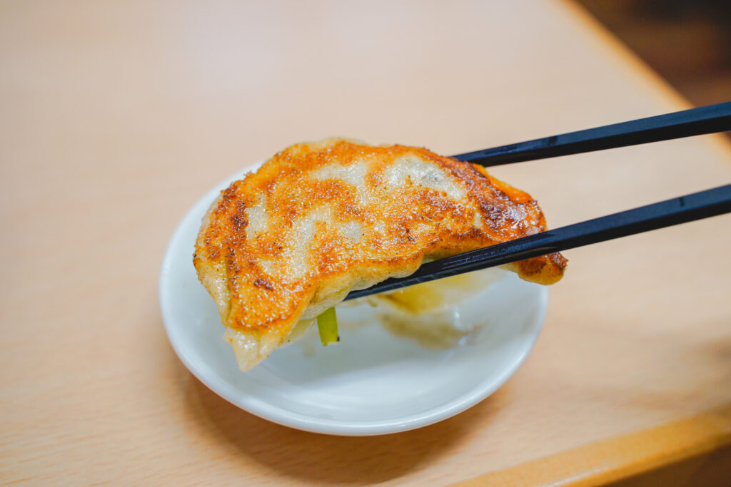 にっ田屋 餃子箸上げ