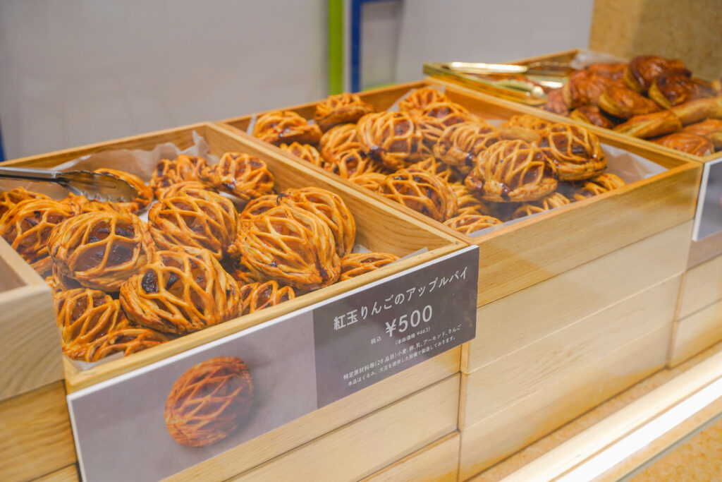 ゆーパイむ 羽田空港店 ショーウィンドウ2