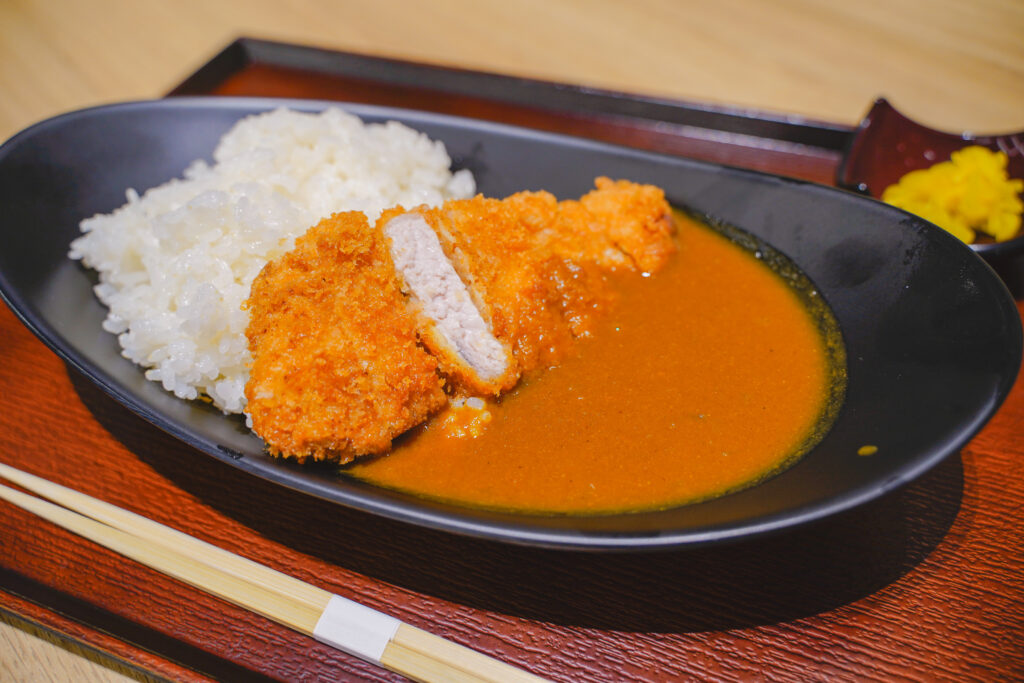 羽田空港 ソラチカ　廚(くりや) くろぎ じゅんちゃん　ロースカツカレー