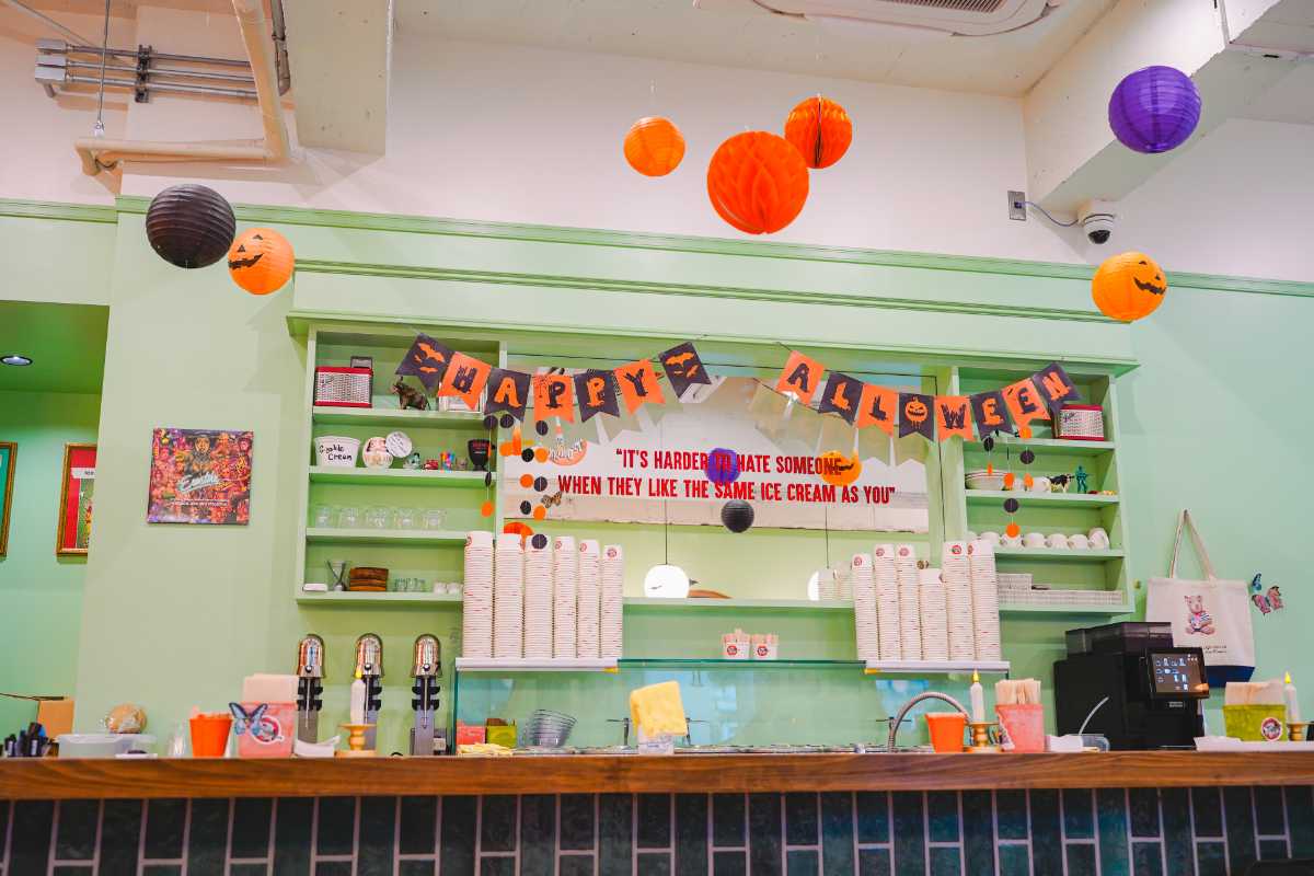 ミリオンダラーアイスクリームパーラー 店内1