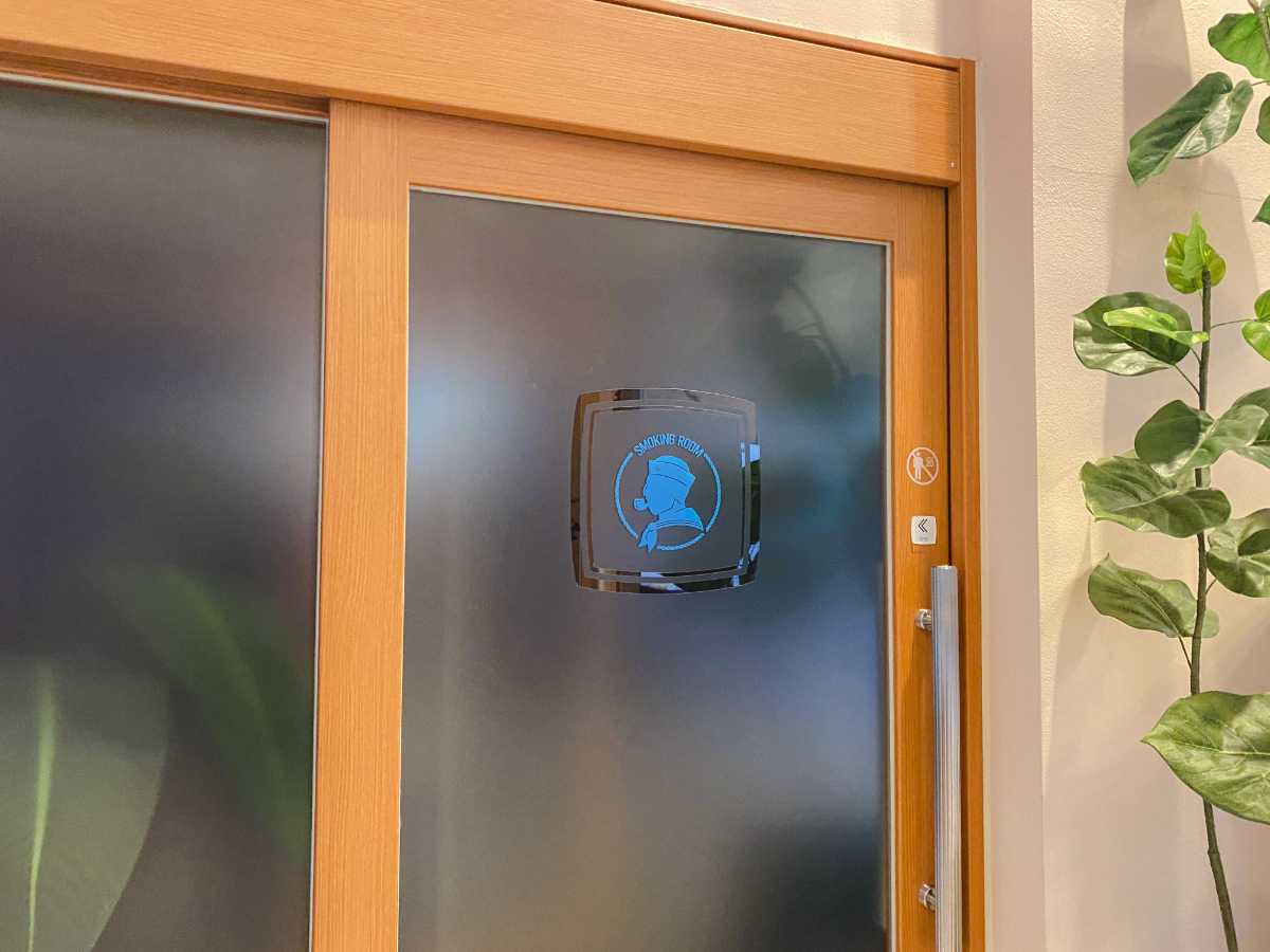 ラビスタ横須賀観音崎テラス　喫煙所　ロビー内