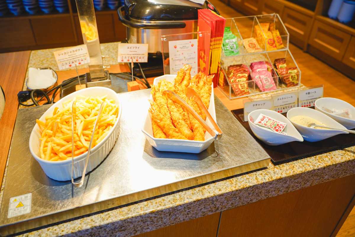 ラビスタ横須賀観音崎テラス　朝食ビュッフェ　お子様コーナーのエビフライ