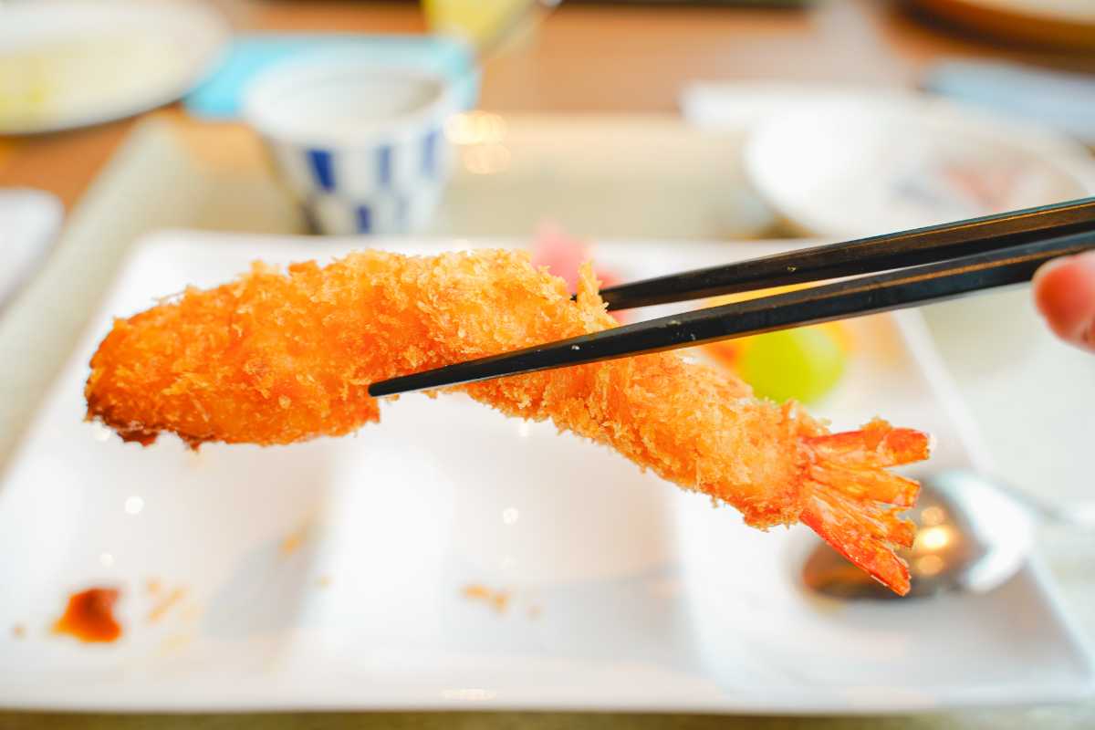 ラビスタ横須賀観音崎テラス　朝食ビュッフェ　大きなエビフライ