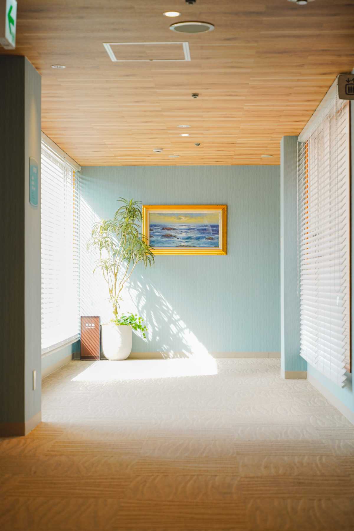 ラビスタ横須賀観音崎テラス　日当たりのいい館内