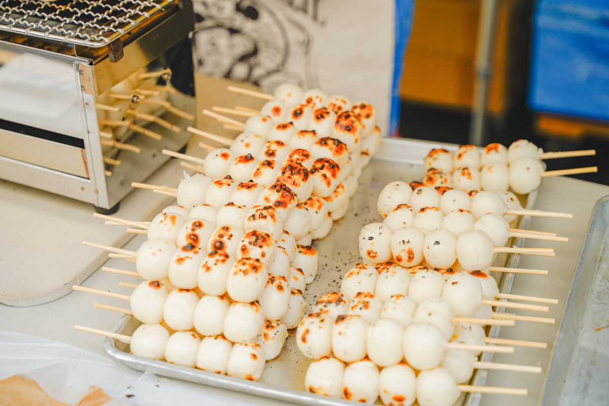 OTAふれあいフェスタ　焼かれた団子たち