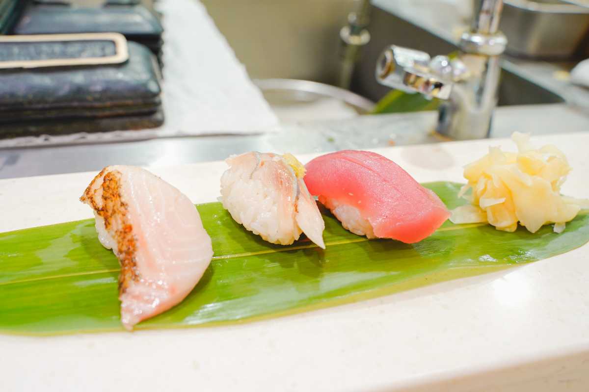 根室花まる 立ち食い寿司 寿司1