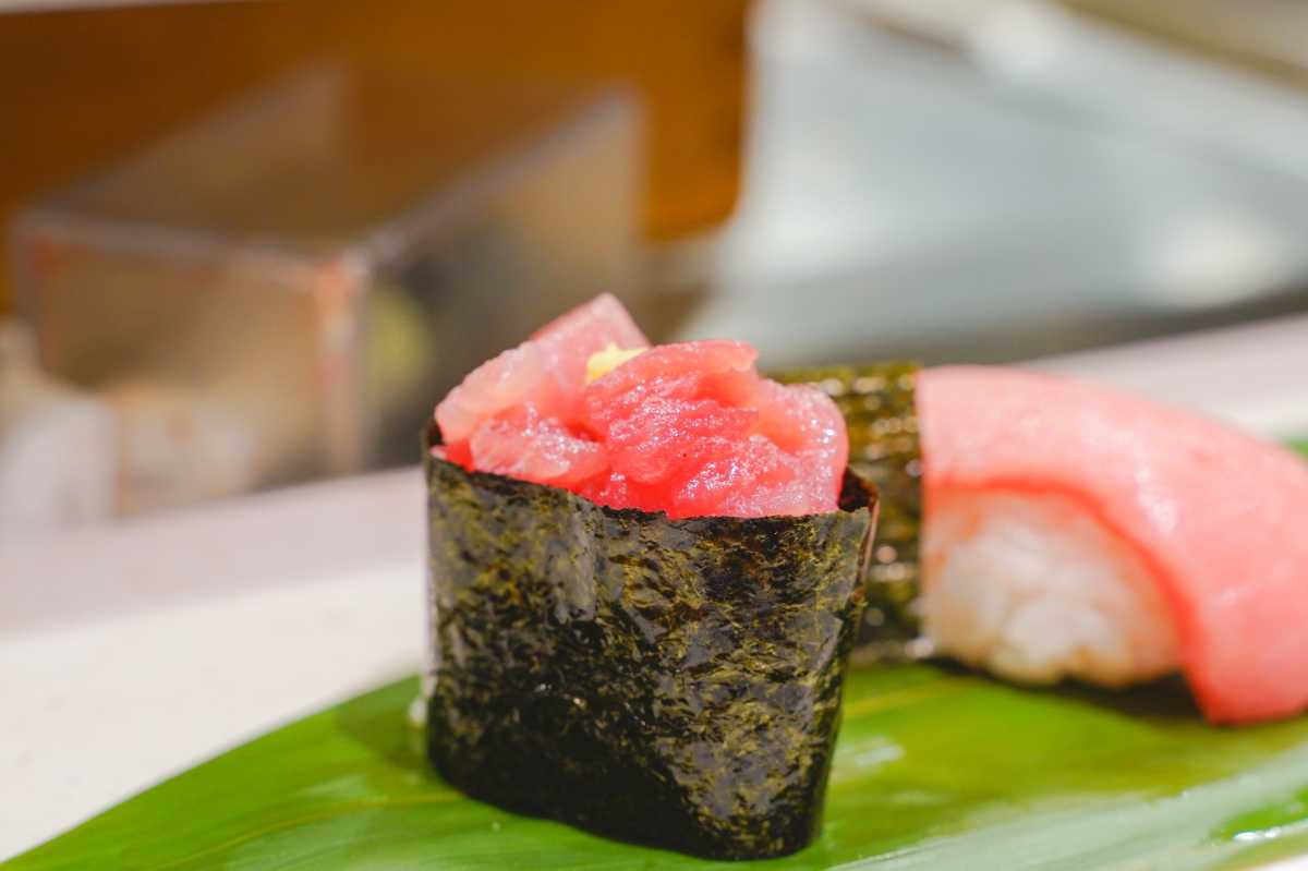 根室花まる 立ち食い寿司 日替わり軍艦
