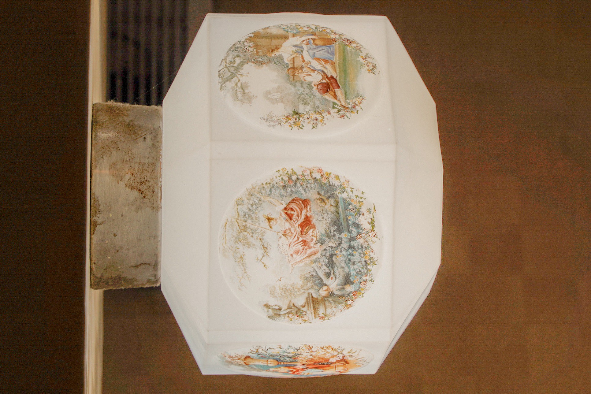 桃林　店内のランプ