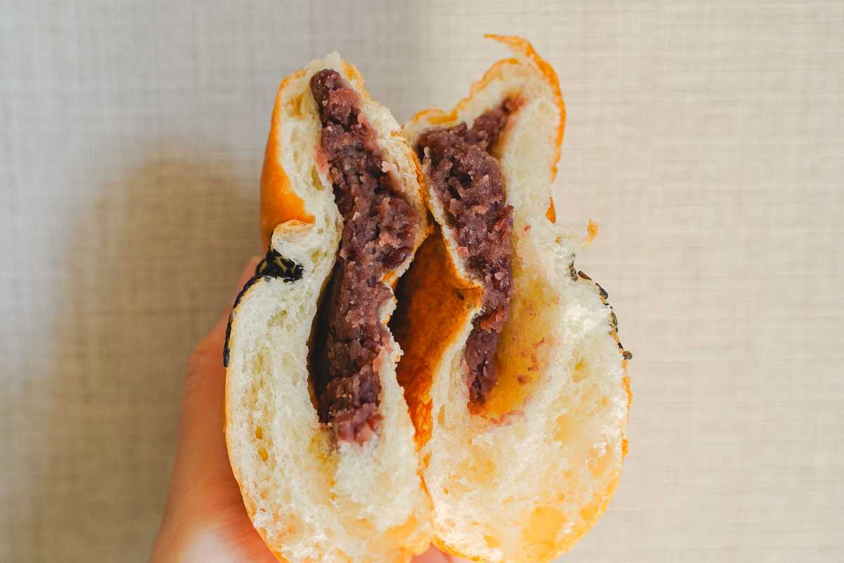 どまんなかたぬま　あんぱん　断面
