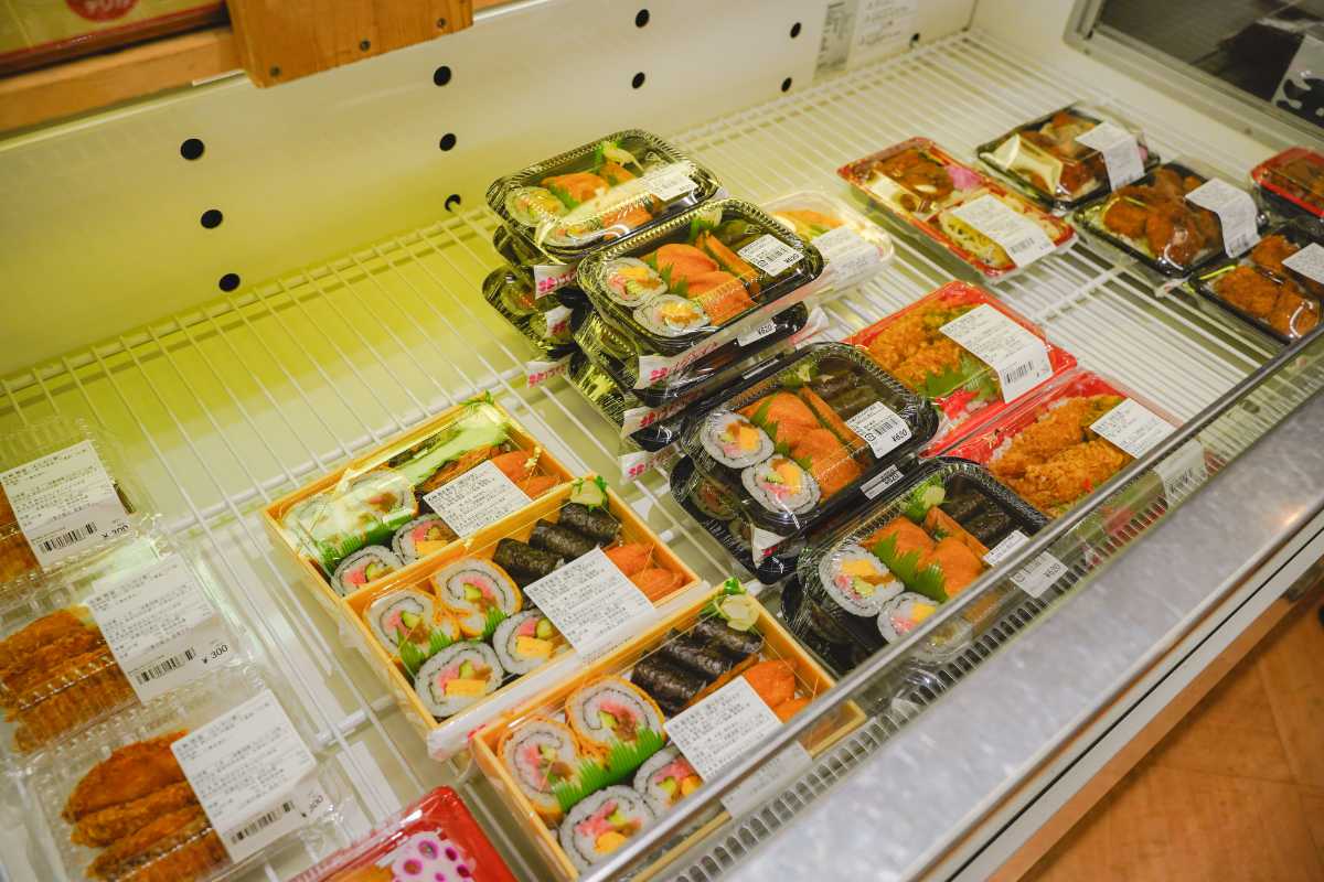 どまんなかたぬま　朝採り館　弁当３