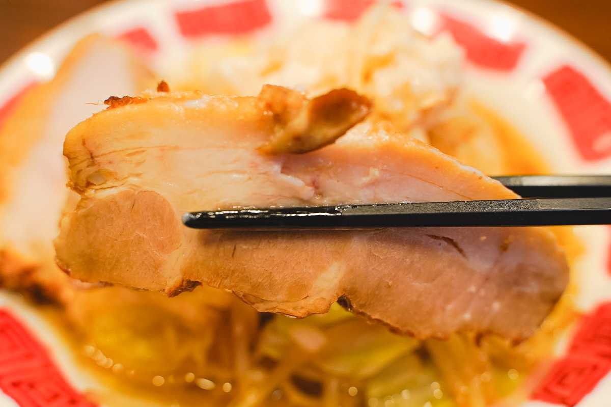 厚切り焼豚のバミ郎そば　焼豚２