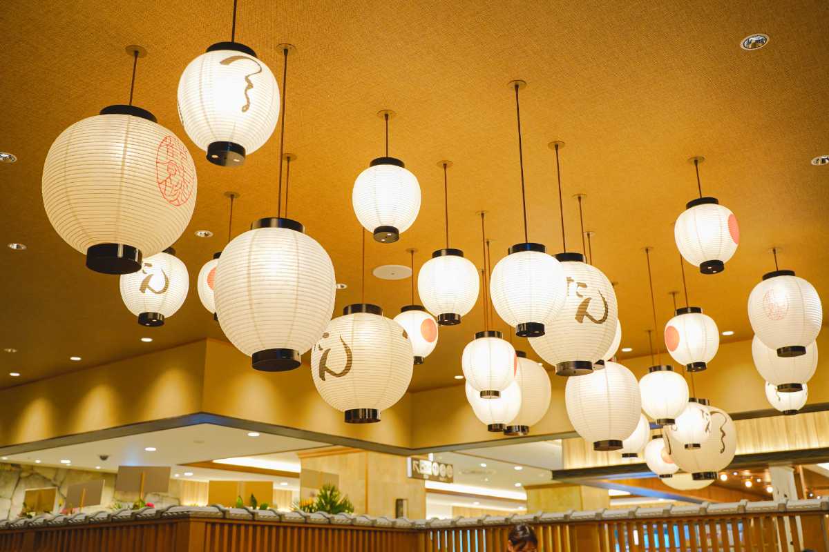 つるとんたん　ソラマチ　店内の提灯