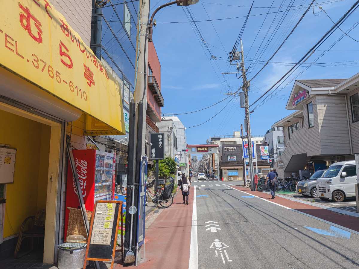 きむら亭から見た梅屋敷ぷらもーる