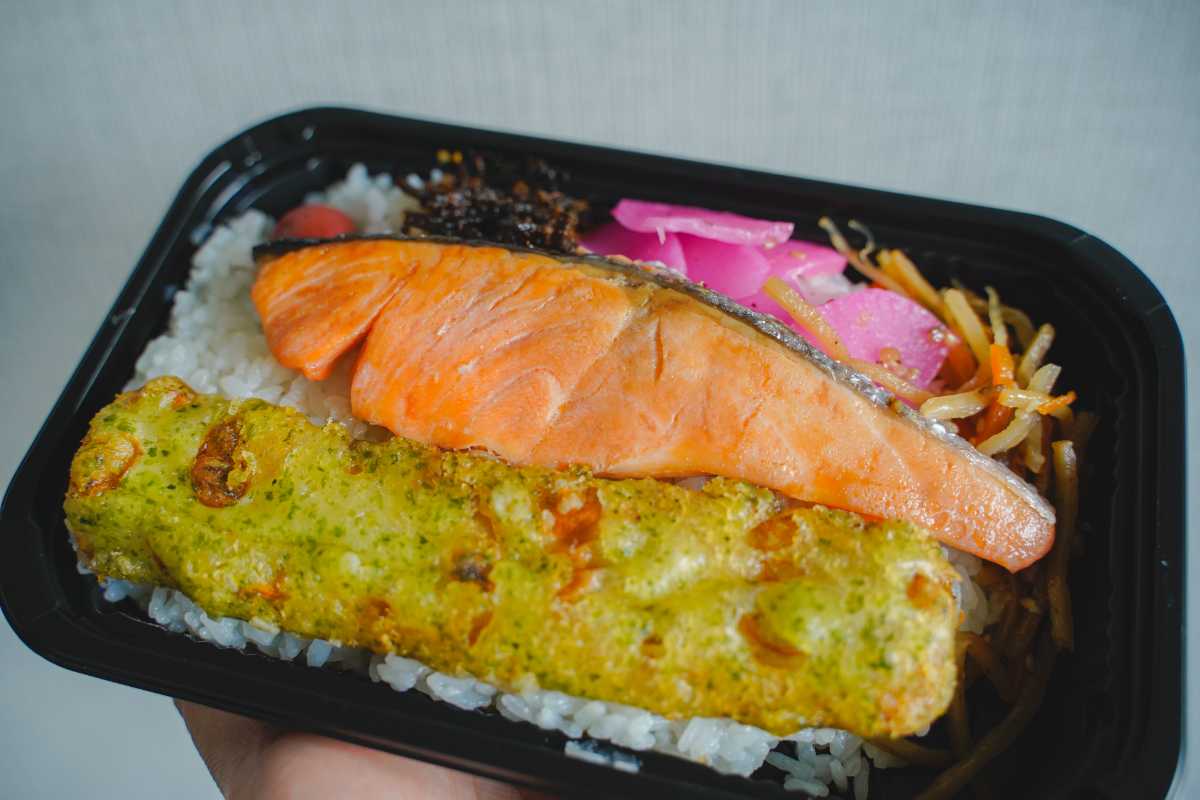 きむら亭　鮭弁当２